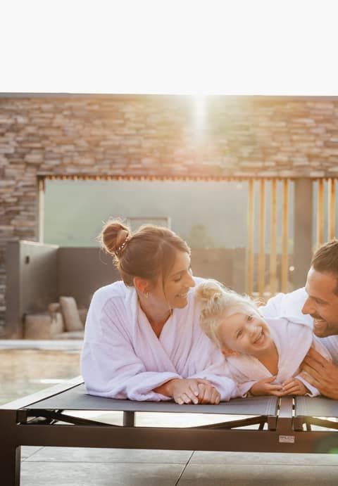 Wellnessbereich mit Ruheliegen im Familienhotel Schreinerhof